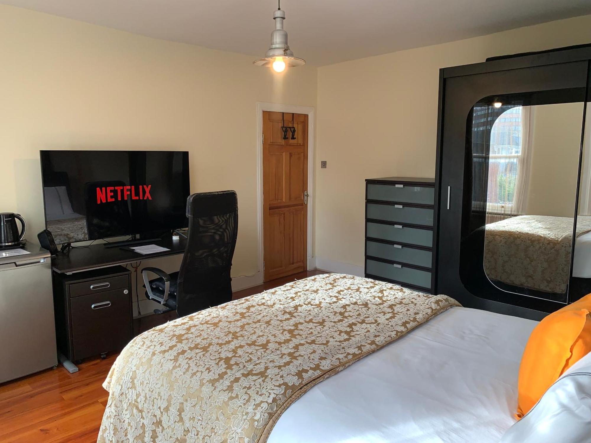 Superbly Furnished Apartment In Central London Room photo